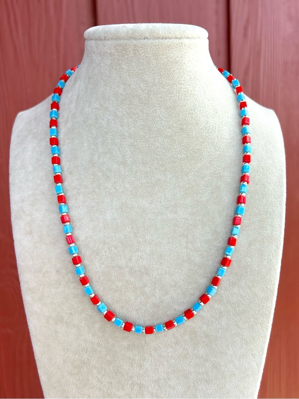 Red & blue necklace - Picture 3 of 6